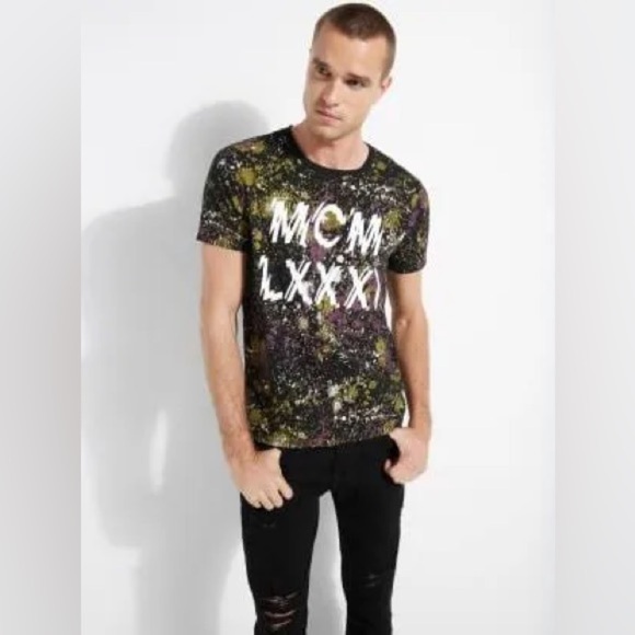 Guess Shirts Guess Basic Graffiti Drop T Shirt Crew Neck - Picture 2 of 16